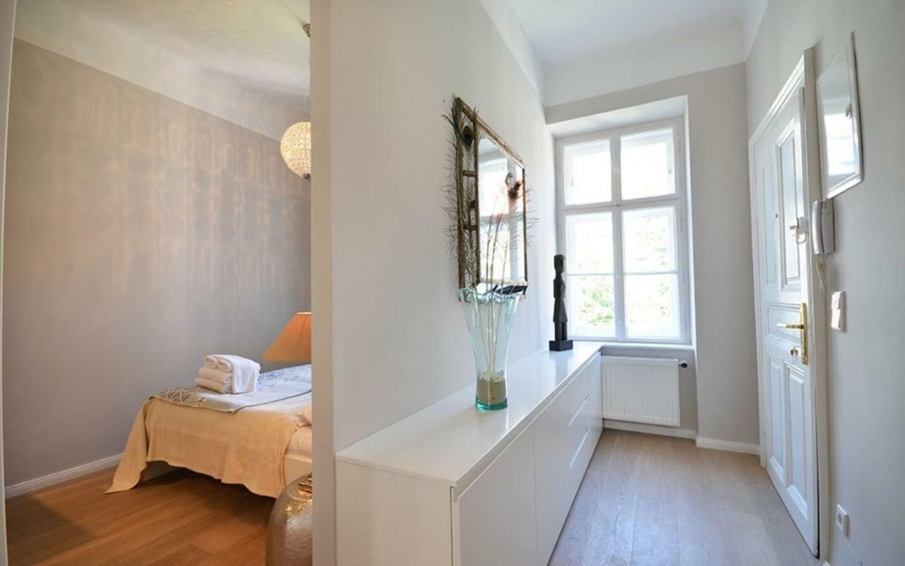 | Modern, Bright Business In Center, Alsergrund Apartment Vienna