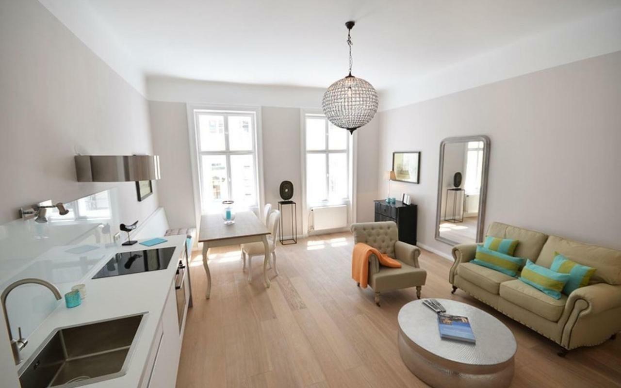 | Modern, Bright Business In Center, Alsergrund *