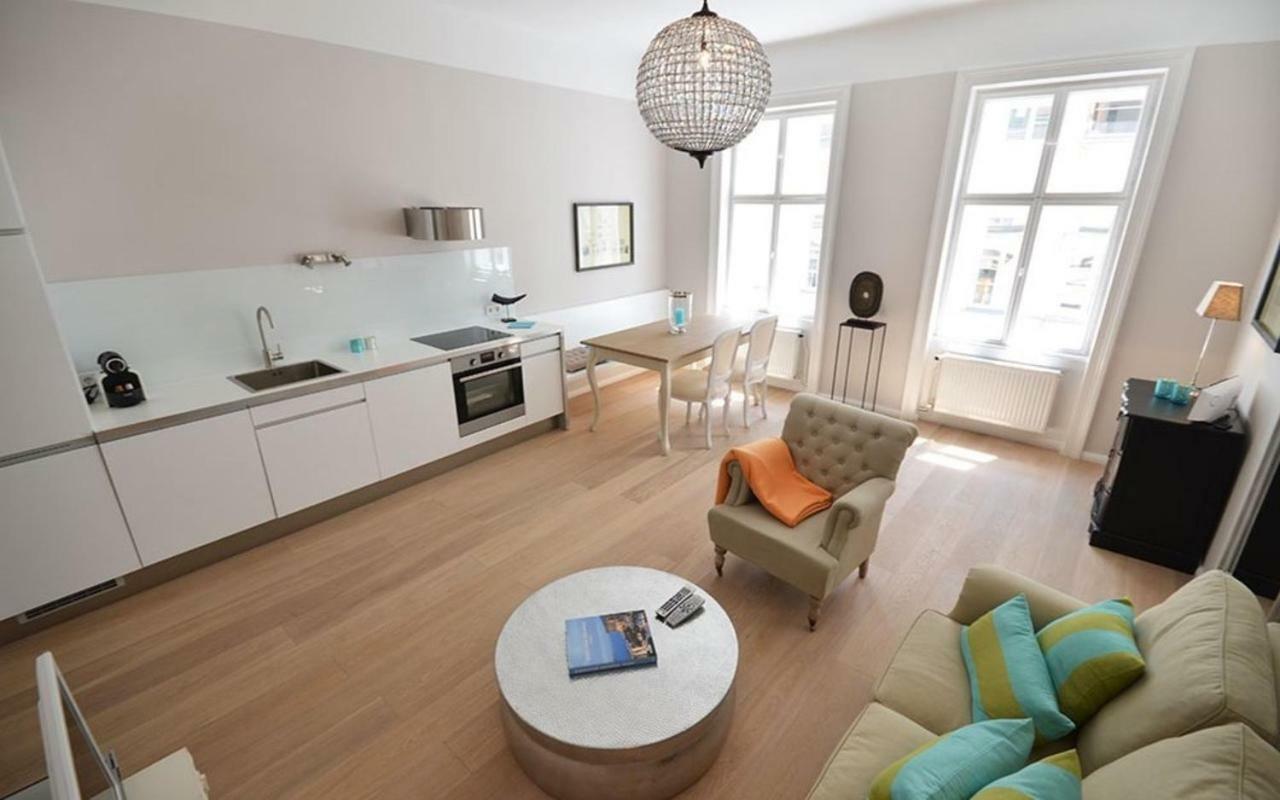 | Modern, Bright Business In Center, Alsergrund Apartment *